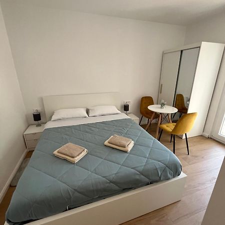 Appartement Green Oasis For Two, 30 Meters From Sea à Zadar Extérieur photo