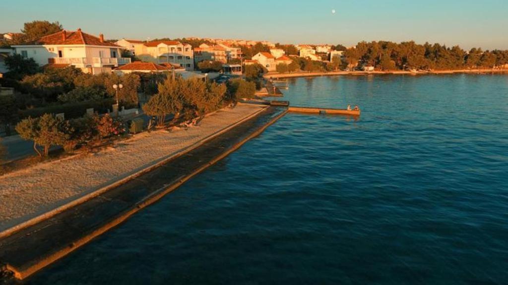Appartement Green Oasis For Two, 30 Meters From Sea à Zadar Extérieur photo