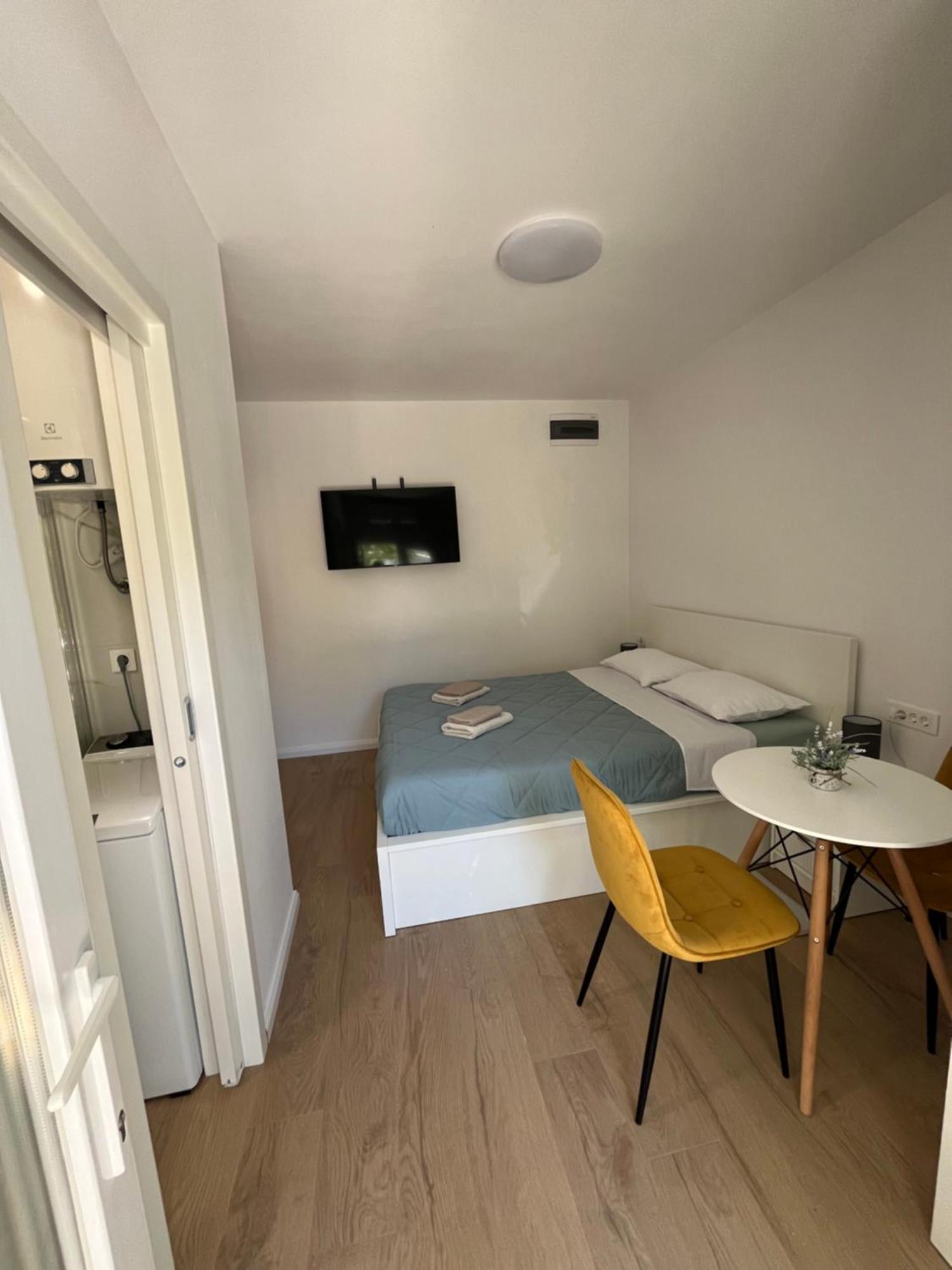 Appartement Green Oasis For Two, 30 Meters From Sea à Zadar Extérieur photo