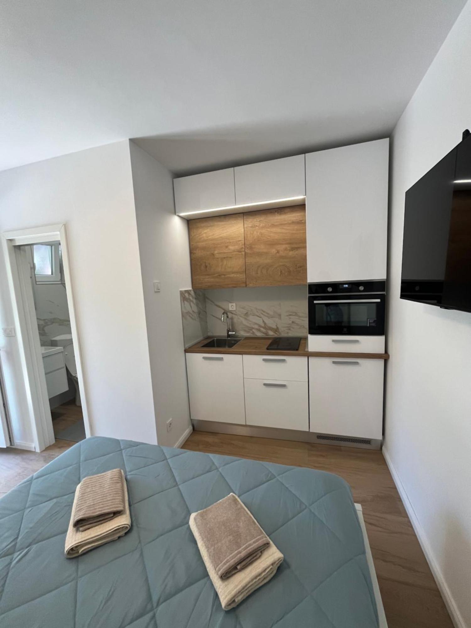 Appartement Green Oasis For Two, 30 Meters From Sea à Zadar Extérieur photo